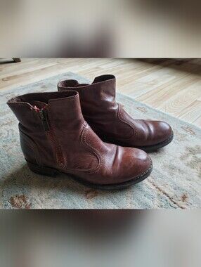 Gorgeous Vintage Rich Brown Arnold Churgin Boots In Size 40.